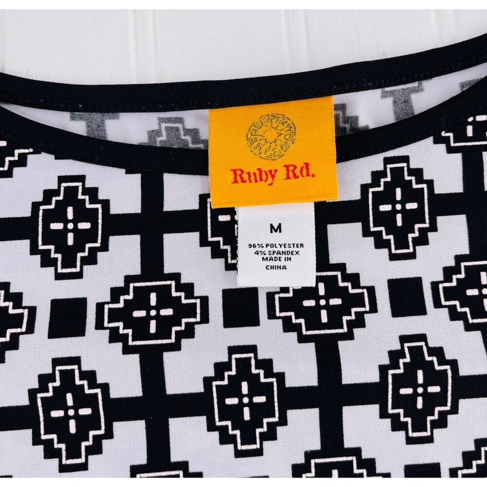 Ruby Rd. Geometric Print Ruffle Sleeve Top Black & White Size Medium 3/4 Sleeves - Picture 2 of 4
